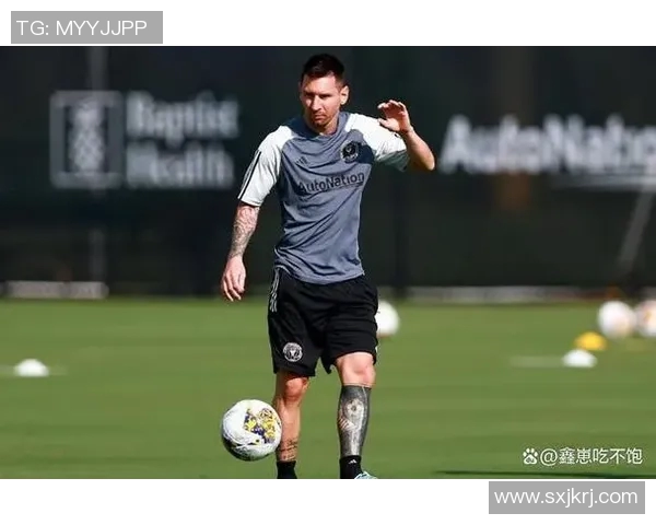 光芒四射的白皙足球明星背后的故事与成就揭秘 光芒四射的白皙足球明星背后的故事与成就揭秘